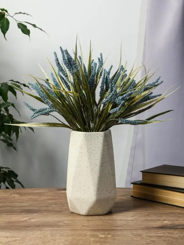 Ваза керамика настольная "Бэрри" грани, h=18,5х11. d=7,5 см, белый