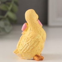 Сувенир полистоун "Утёнок с большим розовым бантом" 4,5х4х6 см