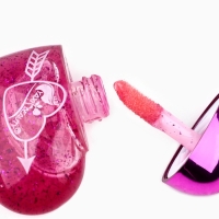 Набор детской косметики «Розовые мечты», тени 6 цв по 1,2 гр, блеск 8 гр, тон розовый Набор детской косметики «Розовые мечты», тени 6 цв по 1,2 гр, блеск 8 гр, тон розовый