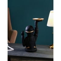 Подставка для мелочей &laquo;Космонавт&raquo;, полистоун, 47 см, цвет чёрно-золотой