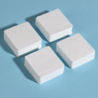 Салфетки для маникюра, безворсовые, с перфорацией, в пластиковом футляре, 175 шт, 5 &times; 5 см