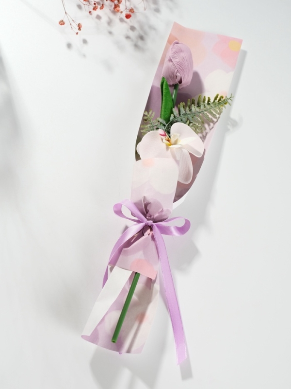 Букет из мыльных лепестков "Тюльпан с орхидеей" сиреневый 8,5х7,4х38,6 см