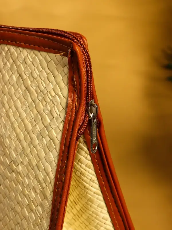 Сумка плетёная на молнии из пандана 41х16х50 см, бежево-коричневый