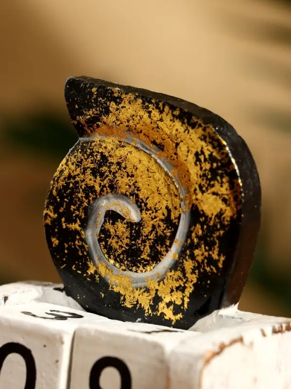 Календарь настольный &laquo;Ракушка&raquo;, 7.5&times;4&times;10 см, дерево, чёрный