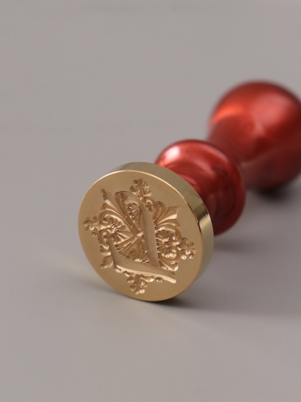 Печать для сургуча с пластиковой ручкой "Буква L на вензеле" 2,5х2,5х6,3 см