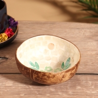 Чаша "Ягода" 14х14х6 см, кокос
