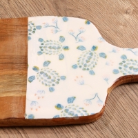 Доска разделочная прямоугольная "Черепаха и цветы" дерево манго 41х18 см