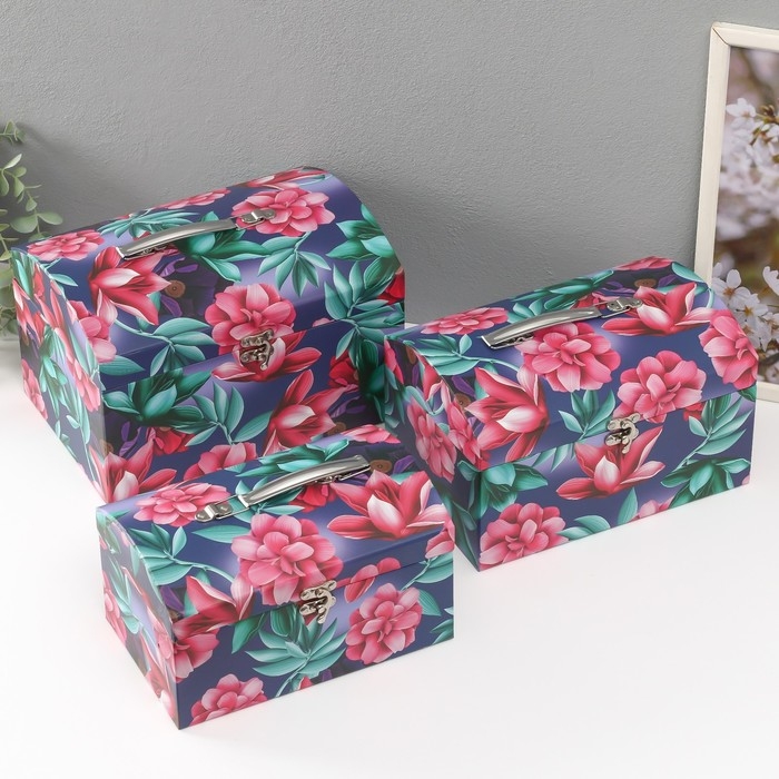 Шкатулка картон сундучок Шкатулка картон сундучок "Волшебные цветы" набор 3 шт 26х18х16,5 24х16х14,5 22х14х12,7 см