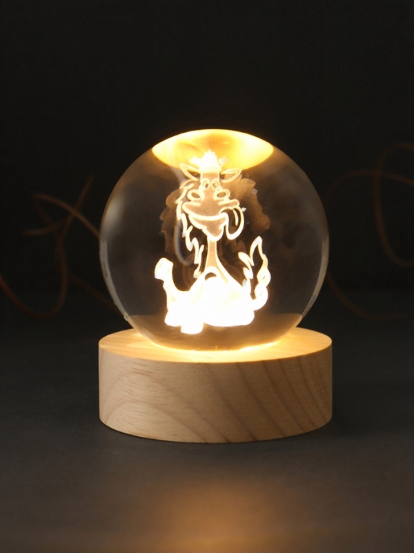 Сувенир стекло подсветка "Шар. Лошадка в короне" d=6 см подставка дерево, USB