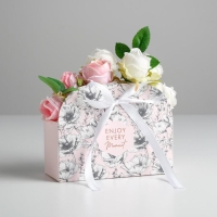 Переноска для цветов складная &laquo;Enjoy every moment&raquo;, 17 &times; 13 &times; 7 см