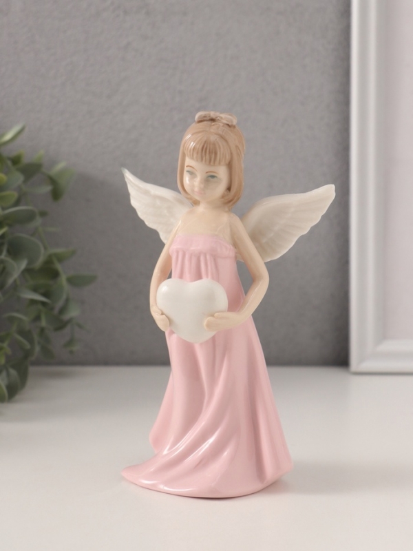 Сувенир керамика "Девочка-ангел в розовом платье с сердцем" 5,5х10,5х15 см