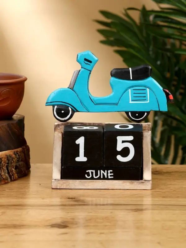 Календарь настольный &laquo;Мопед&raquo;, 14&times;5.5&times;14.5 см, дерево, бирюзовый