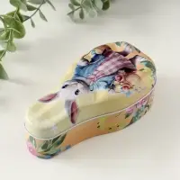 Шкатулка металл "Зайка с корзинками с цветами и яичками" 4,6х7х14,3 см