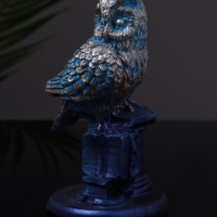 Статуэтка "Филин на пьедестале" 7х6х13  см, цвет серо-голубой