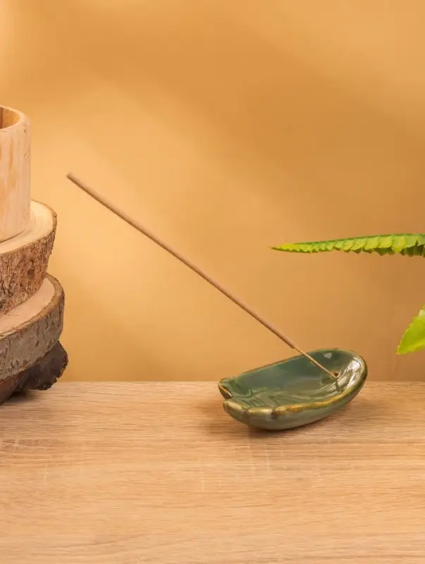 Подставка под благовония "Ладонь Будды" керамика, цв. МИКС, 10х6х2 см