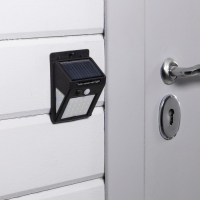 Садовый светильник на солнечной батарее с датчиком движения, накладной, 9.5 &times; 13 &times; 5 см, 30 LED, свечение белое