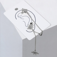 Серьга &laquo;Кафф&raquo; северная звезда с цепью, цвет белый в серебре