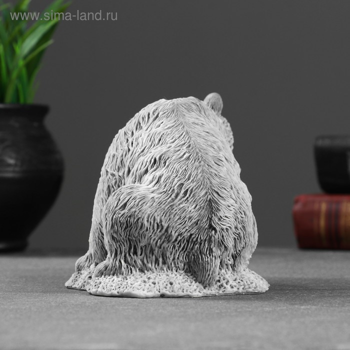 Сувенир "Медведь бурый с рыбой" 10см