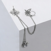 Серьга &laquo;Кафф&raquo; северная звезда с цепью, цвет белый в серебре