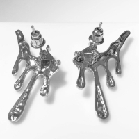 Серьги со стразами «Таяние» ромб, цвет белый в серебре Серьги со стразами «Таяние» ромб, цвет белый в серебре