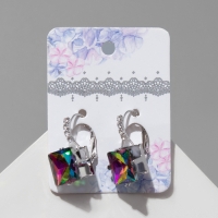 Серьги со стразами "Квадрат" мерцание, цвет бело-бензиновый в серебре Серьги со стразами "Квадрат" мерцание, цвет бело-бензиновый в серебре