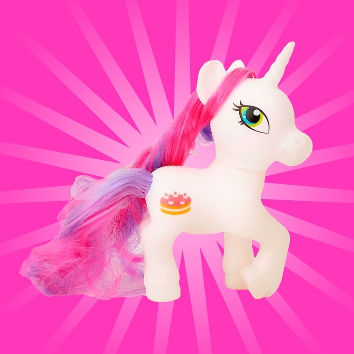 Пони &laquo;Красотка&raquo; с аксессуарами, цвета МИКС