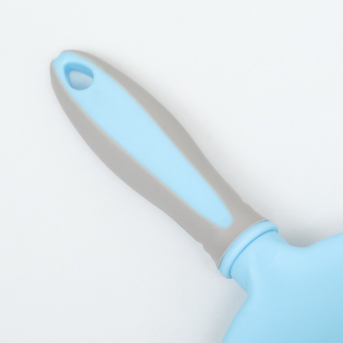 Пуходерка пластиковая мягкая с закругленными зубьями, средняя, 9,5 х 16,5 см, голубая Пуходерка пластиковая мягкая с закругленными зубьями, средняя, 9,5 х 16,5 см, голубая