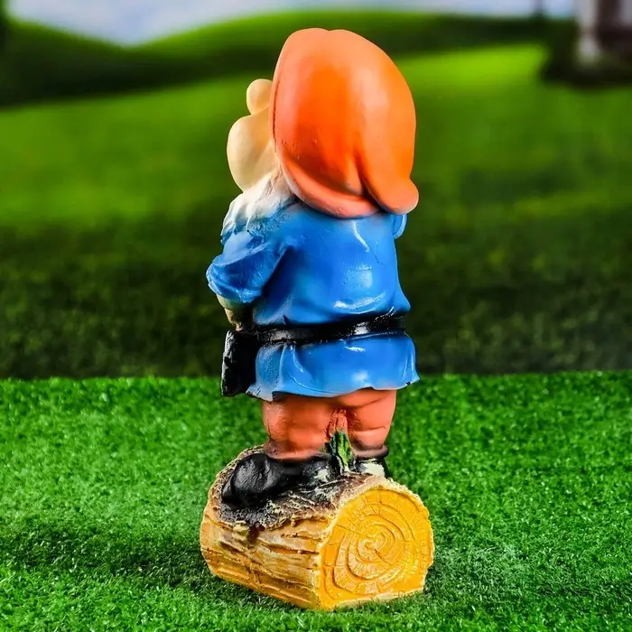 Садовая фигура из полистоуна &laquo;Гномик с лопатой&raquo;, 15&times;12&times;30 см