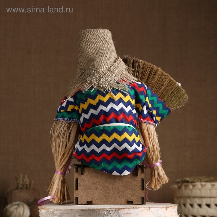 Оберег-домовой Оберег-домовой "Баба яга на сундуке", 30х29х23 см, микс