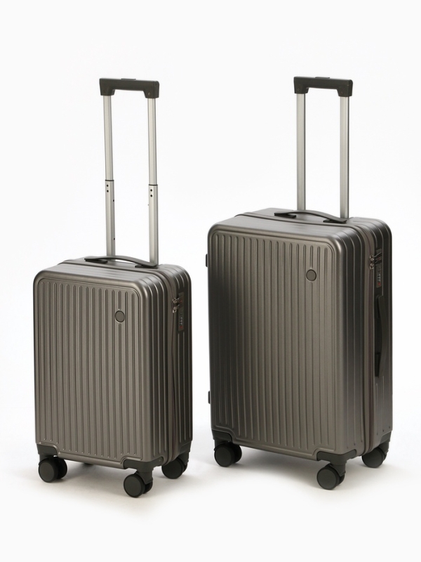 Чемодан 20", PС, 34*22*56, отд на молнии, код замок, 4 колеса, т. серый