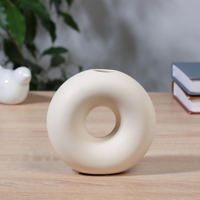 Ваза керамика настольная Ваза керамика настольная "Линд" белая, 12х5х11,5 см