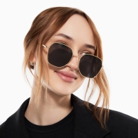 Очки солнцезащитные uv 400, дужка 13.1 см, ширина 12.4 см, линза 5.1&times;5.3 см