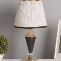 Лампа настольная &laquo;Барин&raquo; 1х40Вт Е27 черный/золото 25х25х47см