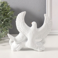 Сувенир керамика "Белые голуби на цветочной ветке" с золотом 3,5х13,5х11 см Сувенир керамика "Белые голуби на цветочной ветке" с золотом 3,5х13,5х11 см