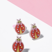 Набор детский "Выбражулька" 2 предмета: клипсы, кольцо, божья коровка, цвет МИКС Набор детский "Выбражулька" 2 предмета: клипсы, кольцо, божья коровка, цвет МИКС