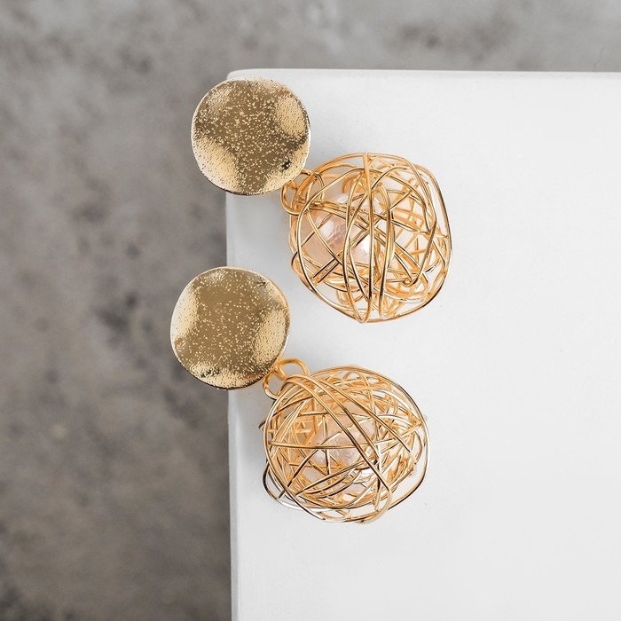 Серьги с жемчугом &laquo;Шар плетёный&raquo; гнездо, цвет белый в золоте