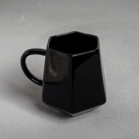 Кружка керамическая геометрия &laquo;Сияй&raquo;, чёрная, 300 мл, цвет чёрный