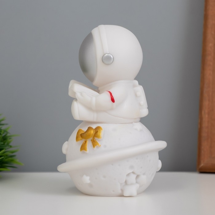 Светильник "Космонавт с книгой на сатурне" 2Вт LED LR44 5х8х13см