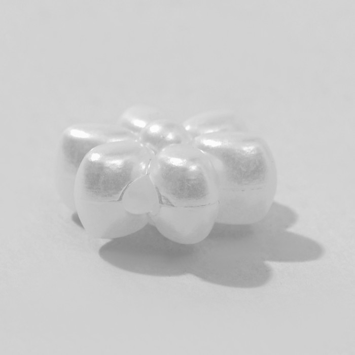 Бусины пластиковые &laquo;Цветы&raquo;, 1,2&times;1&times;0,5 см, (набор 50 шт.), цвет белый