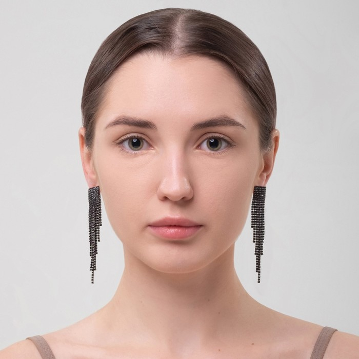 Серьги висячие со стразами &laquo;Водопад&raquo; на квадрате, цвет чёрный в серебре, 11 см