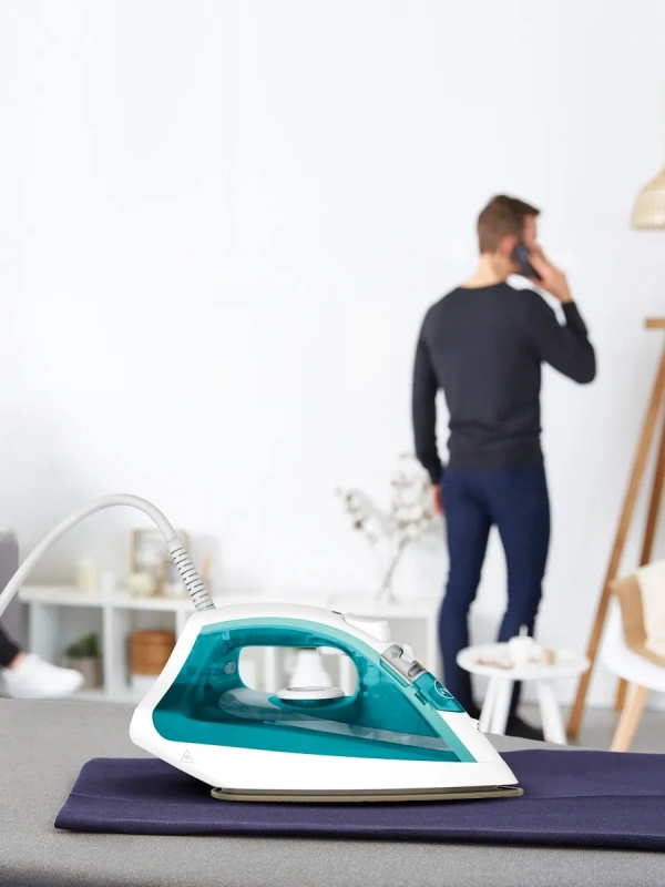 Паровой утюг Virtuo FV1R10F1, 2000 Вт