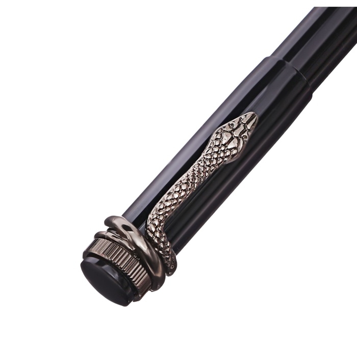 Ручка подарочная шариковая в кожзам футляре поворотная Рептилия корпус черный