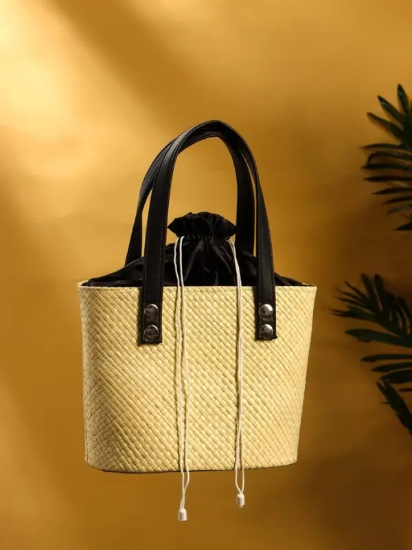 Сумка плетёная из пандана, 23&times;14&times;35 см, бежево-чёрная
