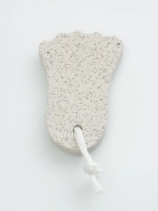 Пемза для педикюра &laquo;Ступня&raquo;, с подвесом, 9&times;6 см, в коробке, белая