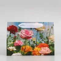 Пакет подарочный с широким дном &laquo;Цветы&raquo; 20 &times; 14 &times; 13,2 см