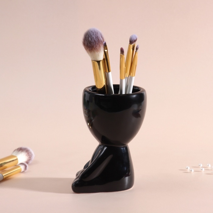 Предмет интерьера Предмет интерьера "Мистер Грин йог" 11,3*7,5*7 черный керамика