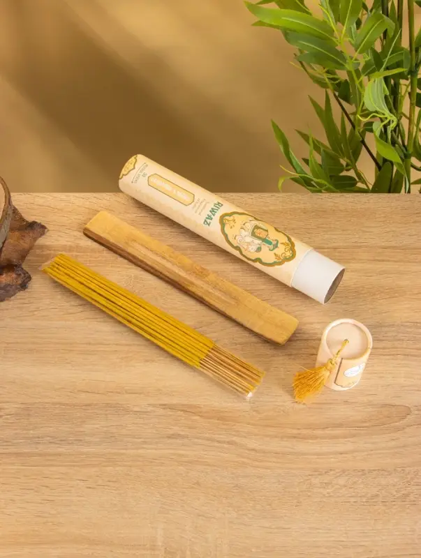 Благовония в тубусе "Кардамон и Нероли" 30 штук с деревянной подставкой