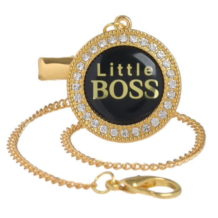 Соска - пустышка силиконовая ортодонтическая &laquo;Маленький БОСС&raquo;, от 6 мес., с колпачком + держатель - цепочка, цвет черный/золото, стразы