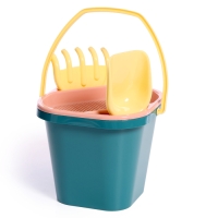 Набор для игры в песке &laquo;Изумрудный город&raquo;: ведерко, сито, совочек, грабли, 4 формочки
