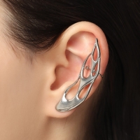 Серьга &laquo;Кафф&raquo; огонь, цвет серебро